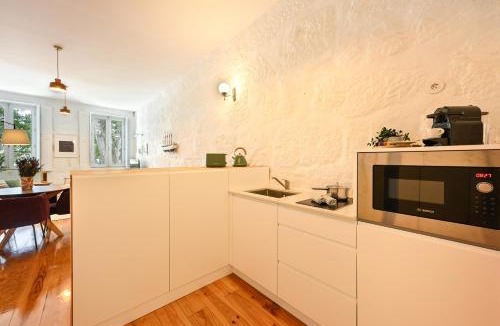 Lordelo do Ouro e Massarelos Apartment | Cais das Pedras Douro River View by Sé Apartamentos
