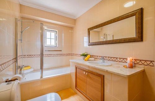 Monte Raposo Villa | Villa Tranquility - com Piscinia Aquecível & BBQ em Alcantarilha