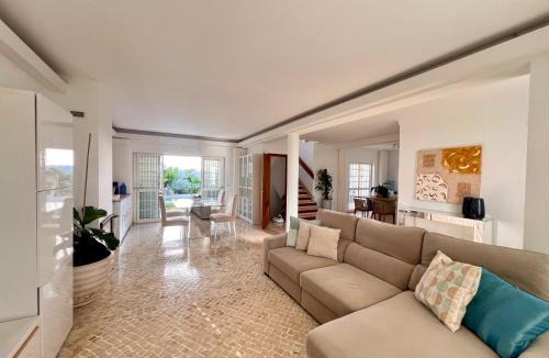 Charneca de Caparica e Sobreda Villa | Casa da Praia do Rei