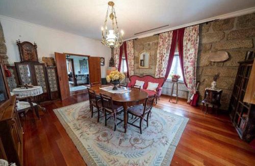 Penafiel Villa | Spacious villa with private pool in Penafiel