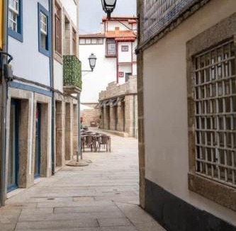 Old Town Apartment | Heritage Loft I in the Cradle of Portugal by Portugal Active