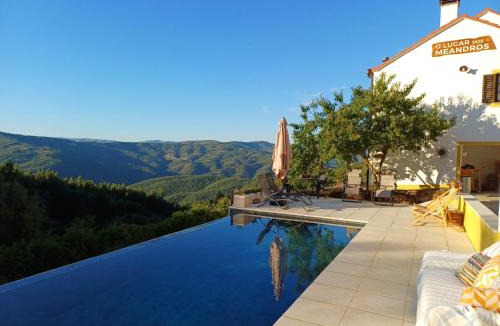 Oleiros House | Lugar dos Meandros