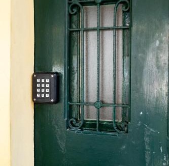 Vera Cruz House | Sleep in Centre - Old Town