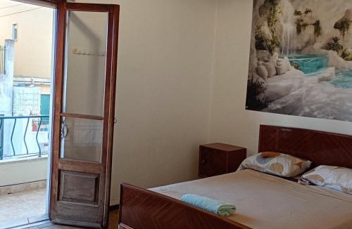 Apelacao House | Private room with balcony for one or two people near Lisbon Airport