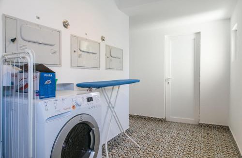Sao Joao de Deus Apartment | Home Out Rooms & Apartments