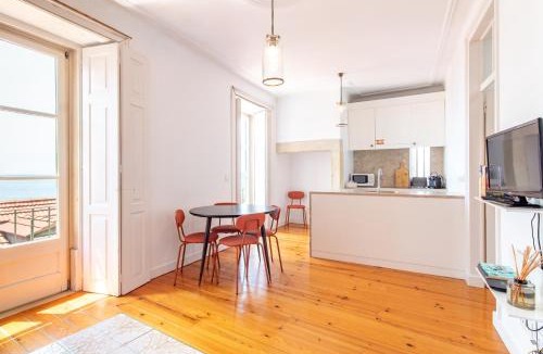 Se Apartment | Alfama Balcony River View by LovelyStay