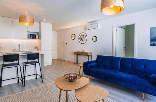 Peniche de Cima Apartment | 1BDR Modern Peniche Stay with Pool by LovelyStay