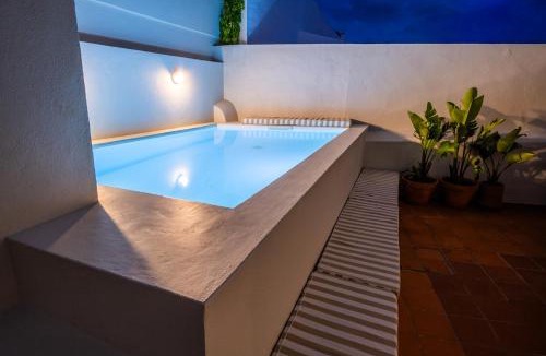 Parede House | Casa da Zu Stylish Pool House with Glass Lounge