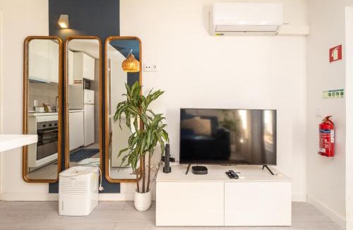 Parede Apartment | BeGuest Tiny Azure Apartament