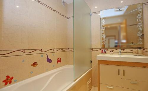 Lagos Apartment | B84 - Lagos Urbe Holiday Apartment