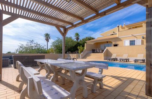 Estoi Villa | Villa Panoramica by Algarve Holidays