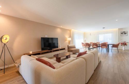 Vila Cha Villa | 5-Suite Coastal Villa with Pool by HostWise
