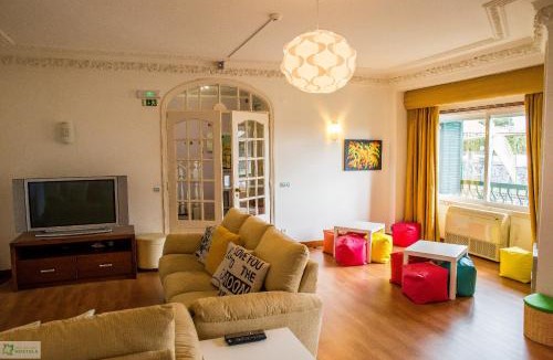 Carcavelos Hostel | Help Yourself Hostels - Carcavelos Coast
