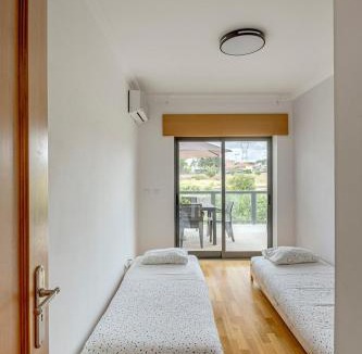 Vialonga Apartment | 2-Bed Vialonga Vista Apartment