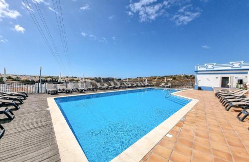 Alpouvar Apartment | #025 Charming 3BR Apartment Albufeira Stay