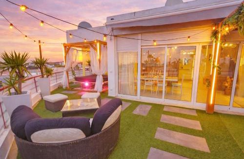 Vale de Parra Apartment | Penthouse with Private Rooftop & Seaview
