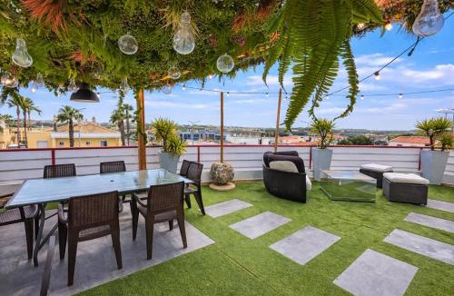 Vale de Parra Apartment | Penthouse with Private Rooftop & Seaview