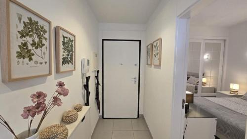Telheiro Apartment | Contemporary 1 Bed Apartment in Marina Park Lagos