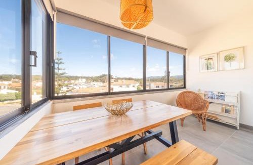 Praia das Macas Apartment | GuestReady - Apple beach hideaway with sea views