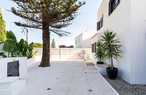 Montechoro Villa | Exclusive Oasis - Quiet Luxury Villa near Albufeira Strip and Oura Beach