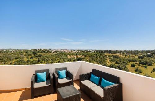 Montechoro Apartment | Spacious Apartment with 360º Views of the Sea by Algarve Dream Holidays