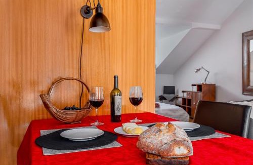 Santos Apartment | Sunshine Madragoa
