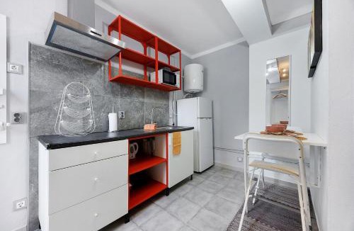Funchal Apartment | Economy Studio for Two in Lagos