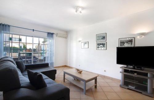 Urbanizacao dos Calicos House | Villa Catarina