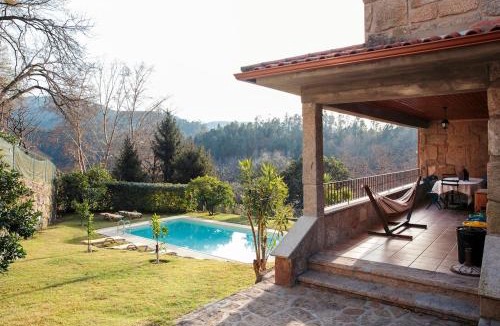 Amares House | Casa Das Flores