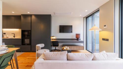 Senhora da Hora Apartment | Premium Flat, Balcony, Metro, Porto Business School