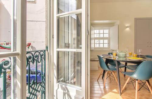 Santo Estevao Apartment | Design Apartment in Typical Alfama