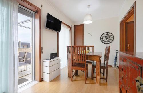Espinho Apartment | Espinho Retreat with Balcony