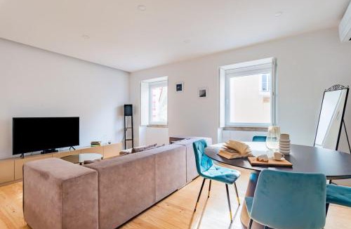 Santa Isabel Apartment | 2BR Chic&Bright with 120sqm. in Campo de Ourique