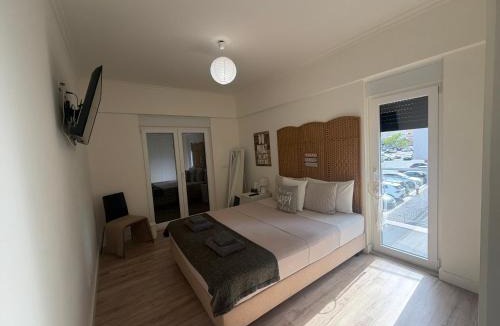 Palhais House | Modern Double Room in new Apartment