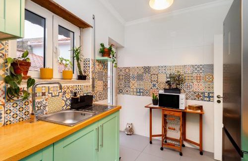 Cascais Apartment | Modern 2BR Apt Balcony AC 15 Min to Cascais