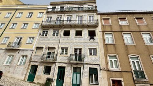 Santa Engracia Apartment | Fiona's - Traditional 2 bedroom apartment with amazing garden