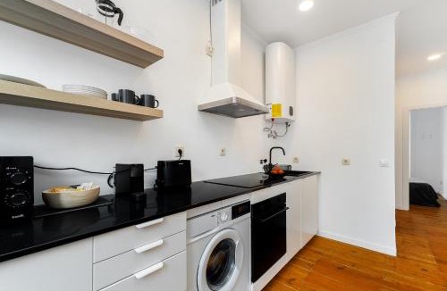 Santa Engracia Apartment | WHome Discover Lisbon from São Vicente Base
