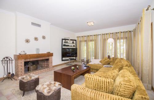 Vale do Garrao Villa | Villa Valentina by Algarve Holidays