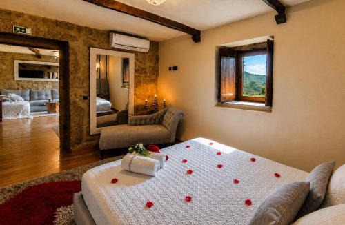 Arcos de Valdevez House | Casa Love Story - Lareira, Sauna & Jacuzzi