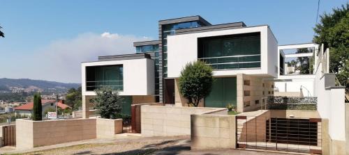 Paco de Sousa House | Moradia Lux RR com piscina