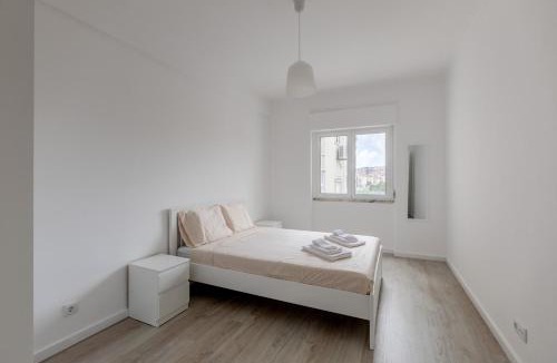 Amadora Apartment | 2bedroom apt in Reboleira free public parking