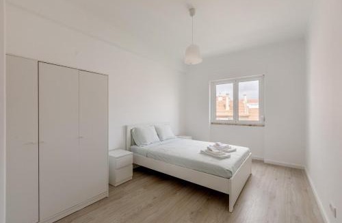 Amadora Apartment | 2bedroom apt in Reboleira free public parking