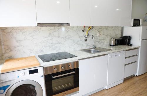 Carreco Apartment | Waves & Sun - Casa na Praia