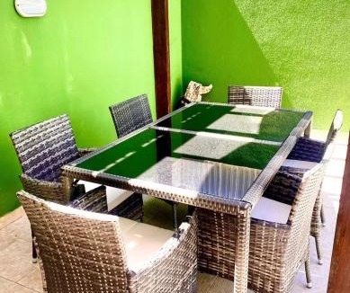 Oeiras House | Sala para quatro com zona de Dormir e Lazer Com piscina