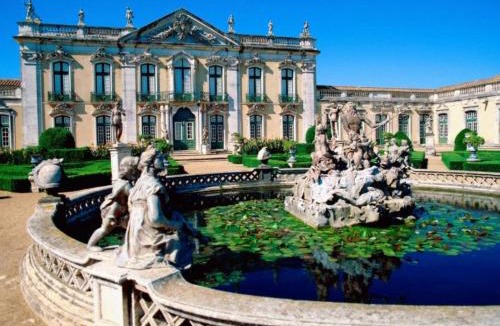 Carvoeira House | Sulemange Room in Queluz 11 minutes from Lisbon
