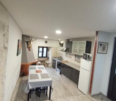 Cabril House | Casaesquerda Cinza
