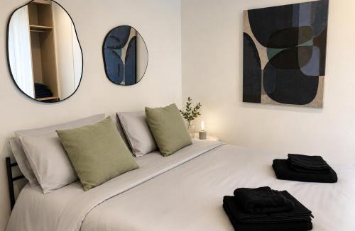 Belem Apartment | Loft-style home with mezzanine in Belém