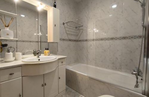 Povoa De Varzim Apartment | Marble House