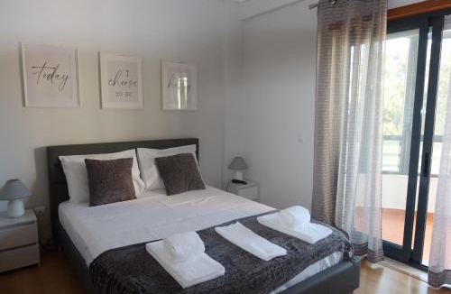 Faro Apartment | Modern 3- Bedroom Retreat in Faro’s City Center