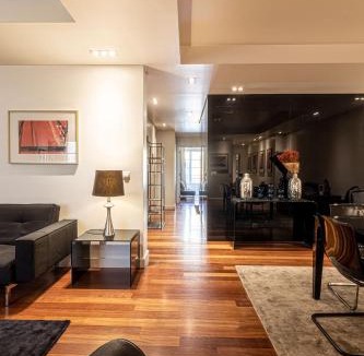 Sacramento Apartment | Chiado Deluxe Modern Feel 3 BR Apartment